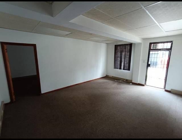 INDUSTRIAL PROPERTY TO RENT IN HALFWAY HOUSE